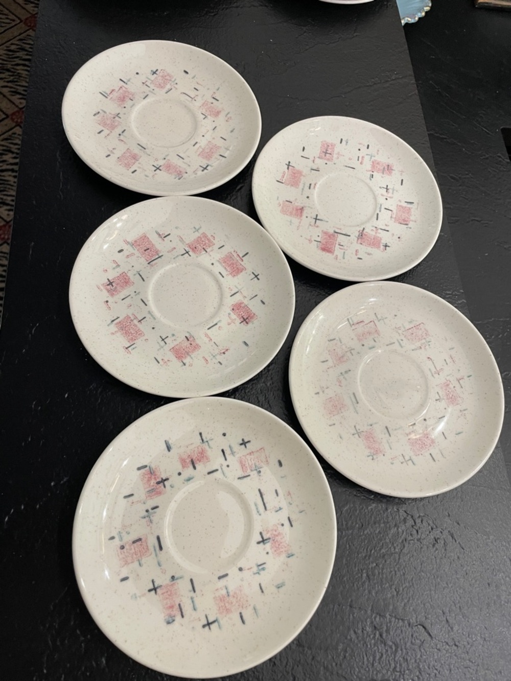 Vernon Metlox Tickled Pink Classic White Saucer Set with Pink Pattern - 5-Pack - Picture 2 of 10
